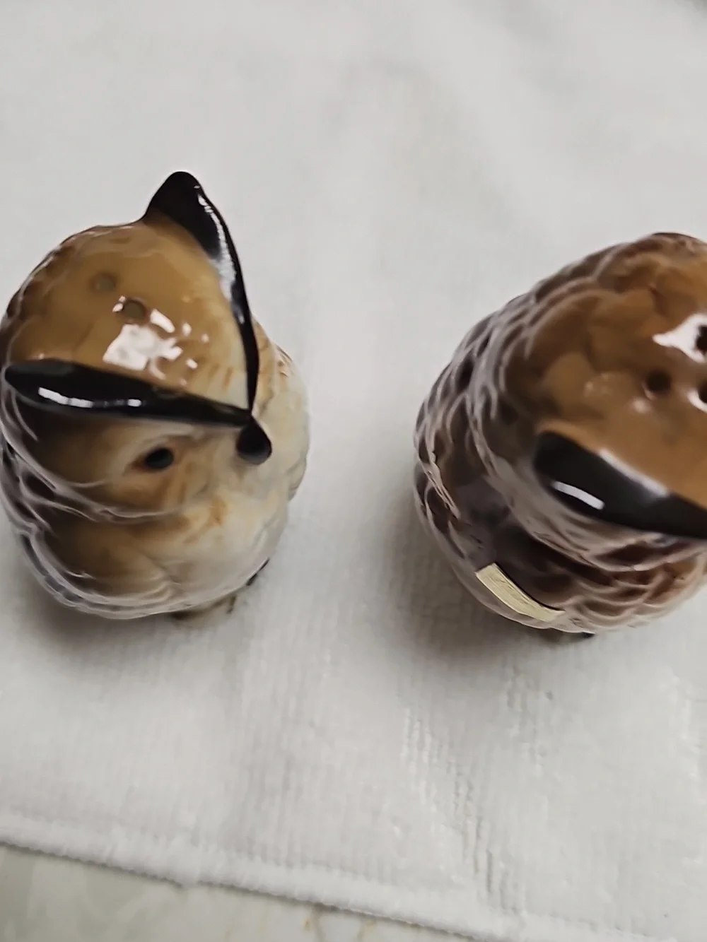Vintage Hand-Painted Ceramic Owl Salt & Pepper Set - Brown and Cream - Picture 3 of 4